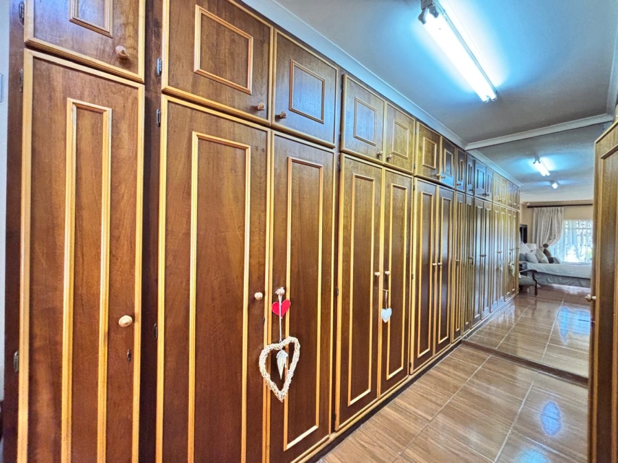 4 Bedroom Property for Sale in Flamwood North West